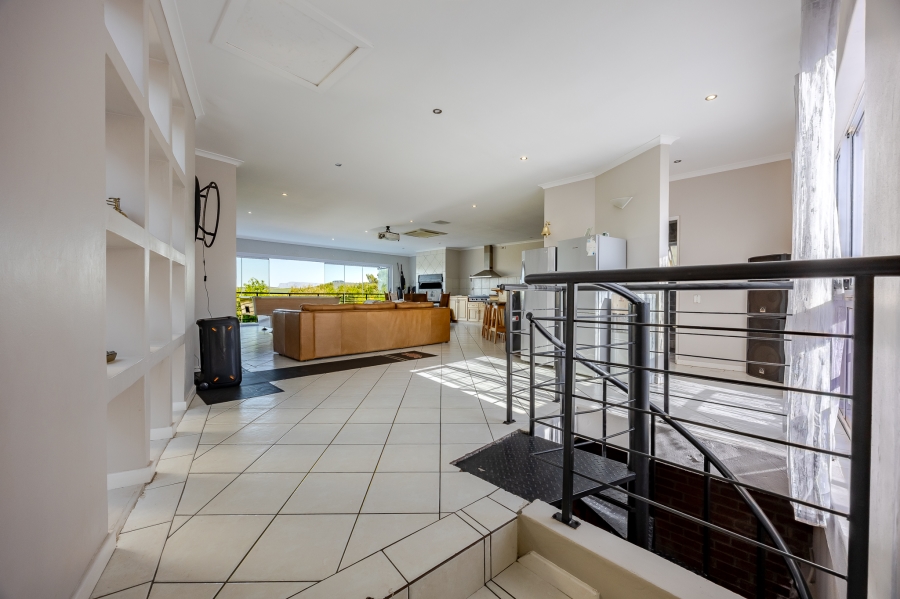 6 Bedroom Property for Sale in Vergesig Western Cape